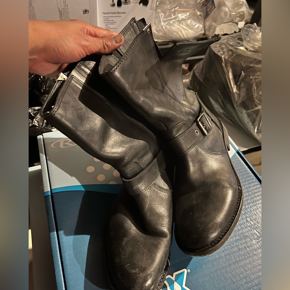 Levis leather boots